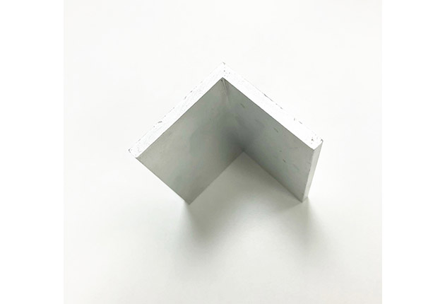 Aluminium angle