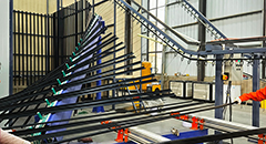 The uniformity of the coating is demonstrated during the operation of the aluminum profile spraying production line