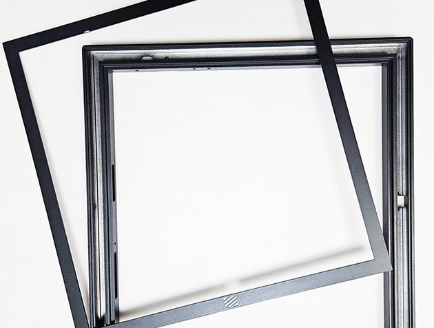 The innovative aluminum profile anodized frame, combined with glass, creates a beautiful and durable aquarium, perfectly presenting the natural beauty of tropical fish and aquatic plants