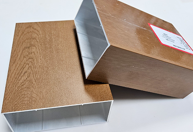 Large wood-grain aluminum profile for architectural use